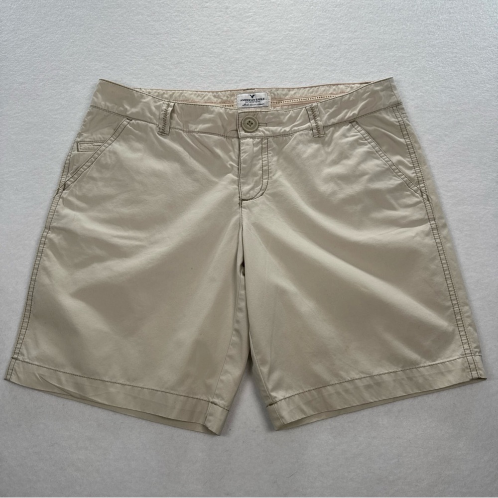 American Eagle Vintage Y2K Bermuda Shorts Womens Size 8 Khaki Low Rise Wide Hem